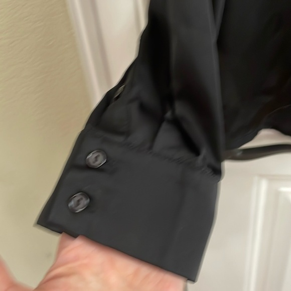 ASTR THE LABEL silky soft long sleeve black button down shirt. S - Picture 3 of 6